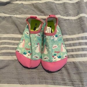 HIITAVE Toddler New Mint/Pink/Unicorn water shoes. Size 6-7, brand‎ new. No tags